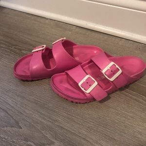 BRIGHT PINK FOAM BIRKENSTOCKS (37)